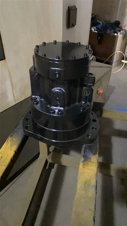 Moteurs Rexroth MCR série MCR03 / MCR05 / MCR10 MCR5A470S130Z32B2M1L12 / F2 / SO40 Moteur hydraulique à piston radial à couple élevé à faible vitesse